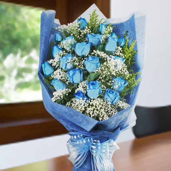 20 Blue Roses Hand Bouquet