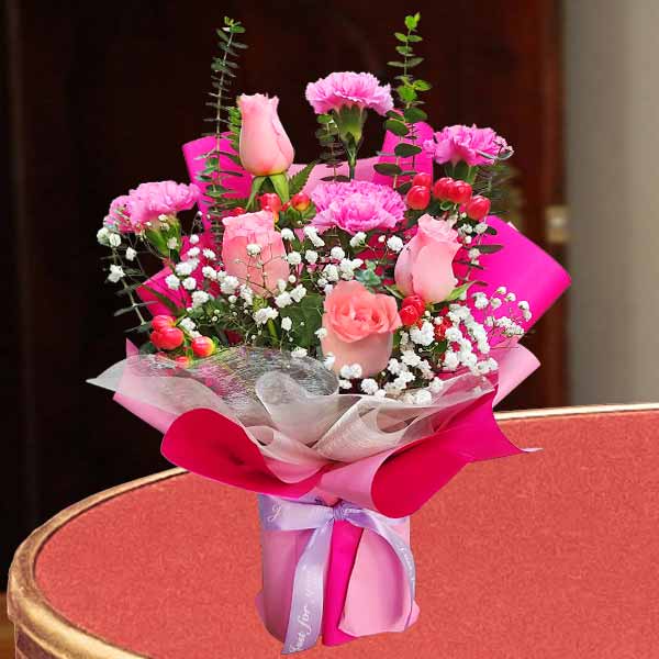 4 Pink Roses &amp; 4 Carnations Standing Bouquet