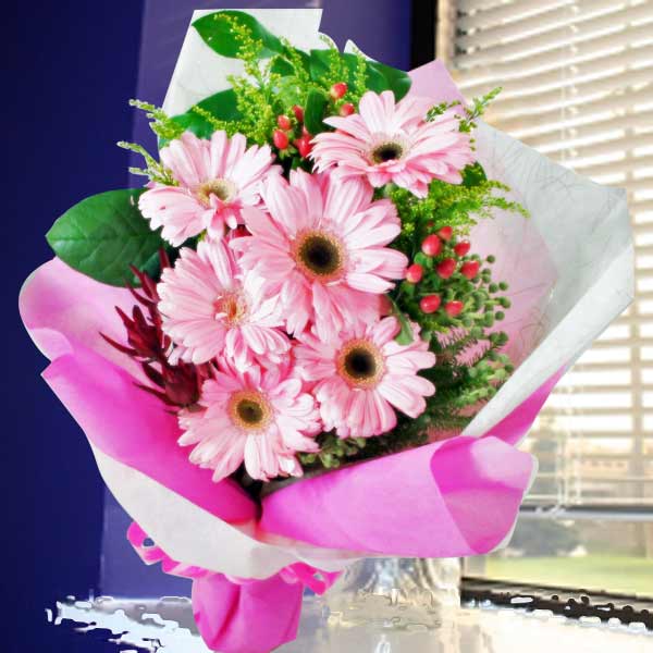 6 Pink Gerberas Handbouquet With Long Wrapping