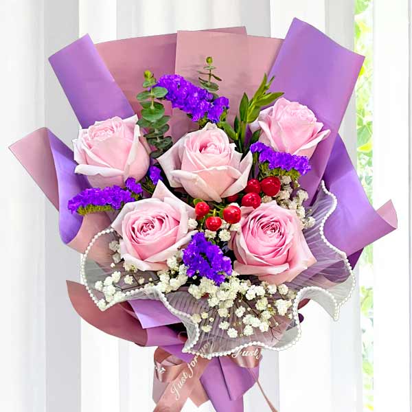 5 Light Pink Roses Standing Bouquet