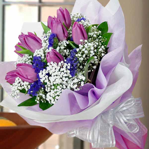 10 Purple Tulips Handbouquet