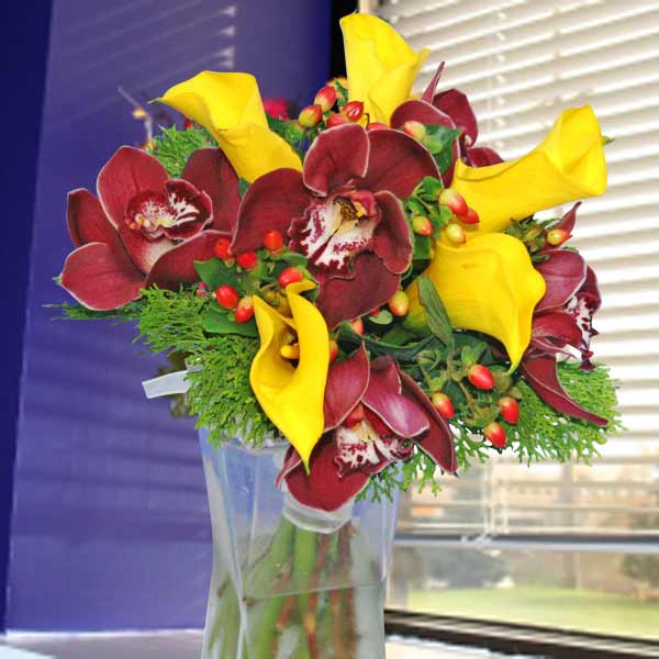 Cymbidium Orchid &amp; Calla Bouquet ( 3 Days Advance Order )